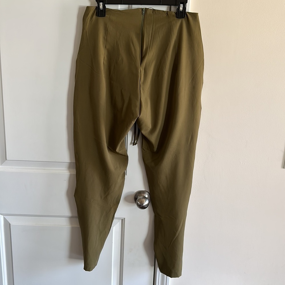 Hellen Rocha Crepe High-Rise Tie-Front Pants - Picture 11 of 12